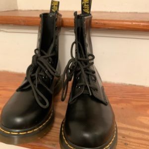 Dr. Martens WOMEN'S 1460 SMOOTH Size 9
